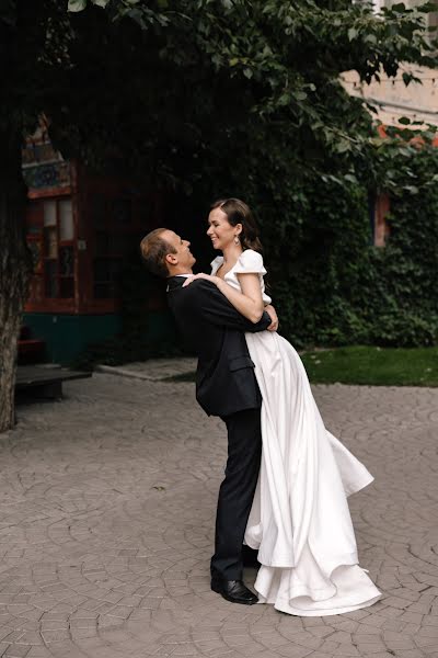 Fotografo di matrimoni Evgeniya Lyutoeva (whenshine). Foto del 9 aprile 2023