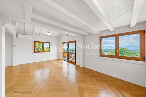 Chalet with terrace 3