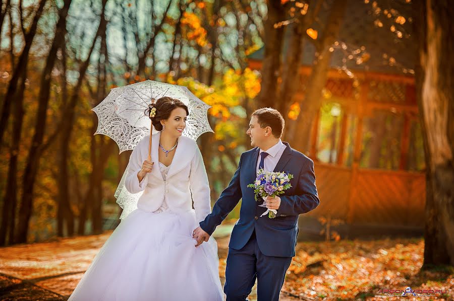 Fotógrafo de casamento Yuriy Markov (argonvideo). Foto de 17 de dezembro 2015