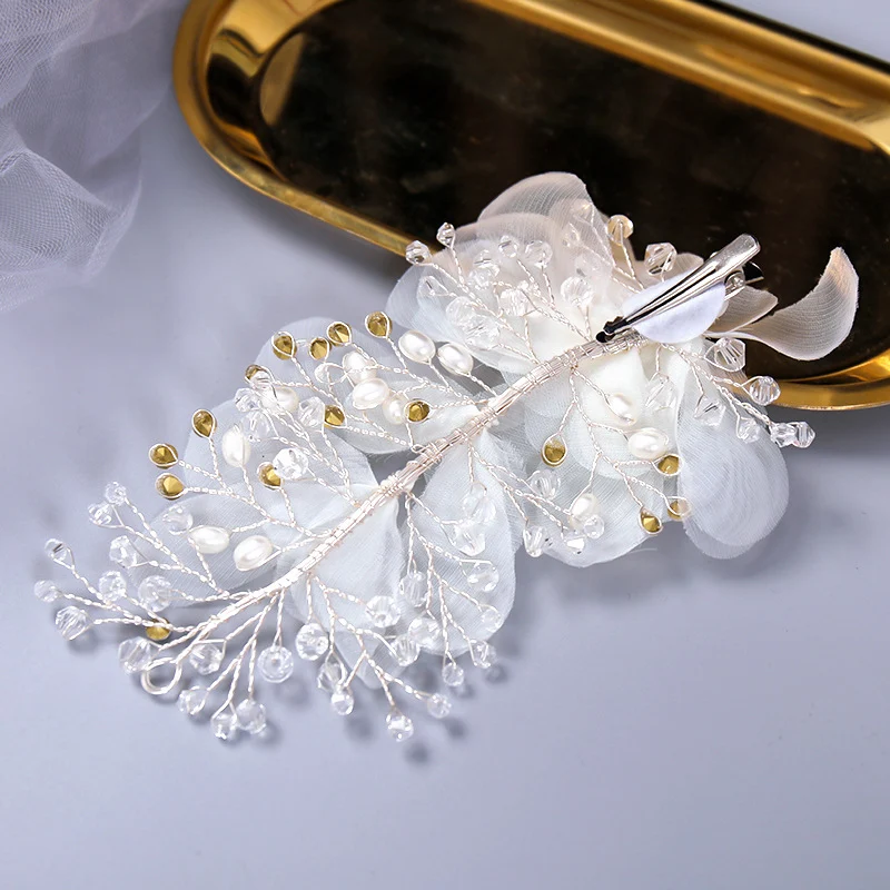 Tocado Nupcial Hecho a Mano con Flores de Cristal Deslumbrantes Elegancia para Novias Accesorios Perfectos para el Día Especial Belleza Radiante