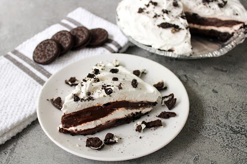 No-Bake Chocolate Oreo Pudding Pie