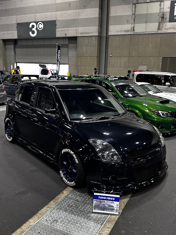 スイフトスポーツの暑い、、暑いぞおおお！！に関するカスタム事例の投稿画像2枚目