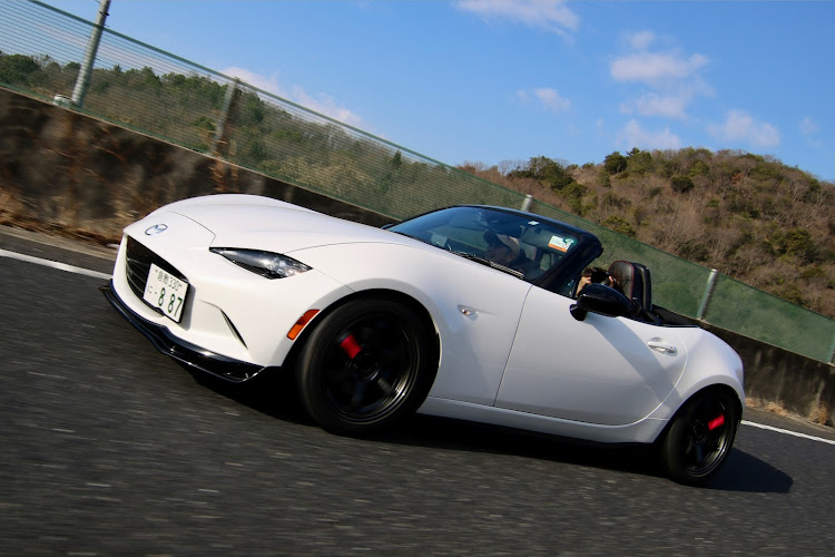 ロードスターの3月もよろしくお願いします・akworks・ロードスターNC・戦争反対・いちご狩りに関するカスタム事例の投稿画像4枚目
