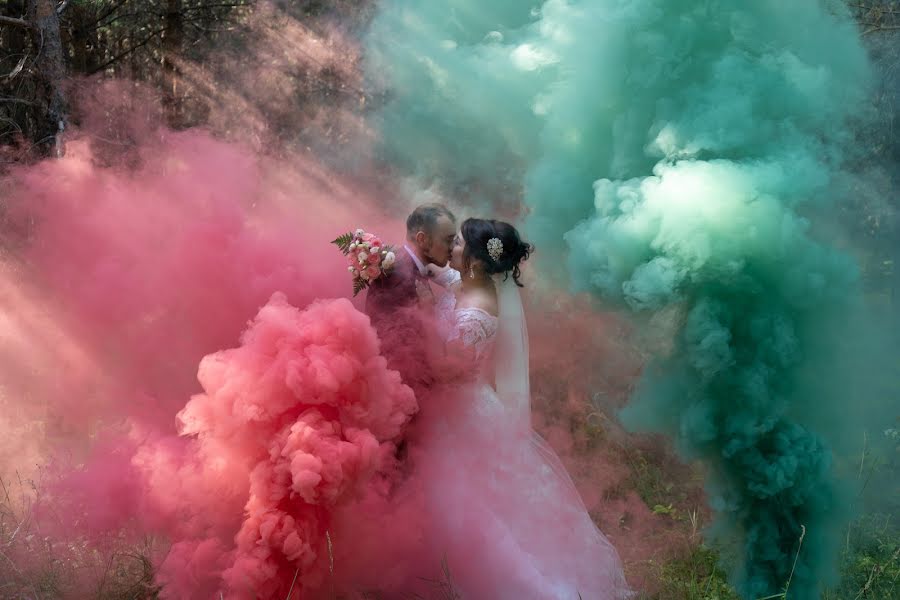 Fotógrafo de casamento Veronika Syutkina (veronikasyutkina). Foto de 13 de abril 2019