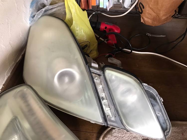 マークIIブリットのDIY・寒い・JZX110・ヘッドライトレンズ磨きに関するカスタム事例の投稿画像1枚目