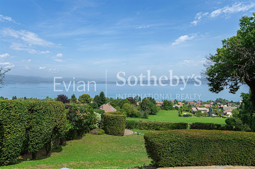 Villa avec piscine et terrasse 3