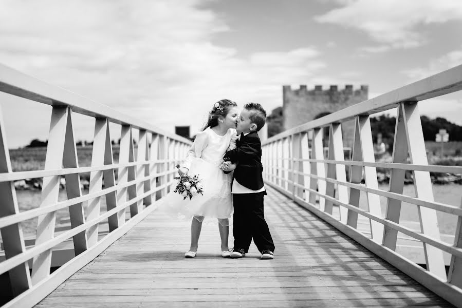 Wedding photographer Yoann Begue (studiograou). Photo of 17 November 2019