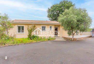 House with terrace 1