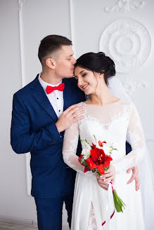 結婚式の写真家Olga Markarova (id41468862)。2018 3月4日の写真