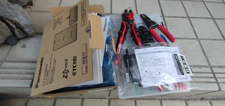 エルグランドのETC取付・DIY・ハーネス引き直しに関するカスタム事例の投稿画像1枚目