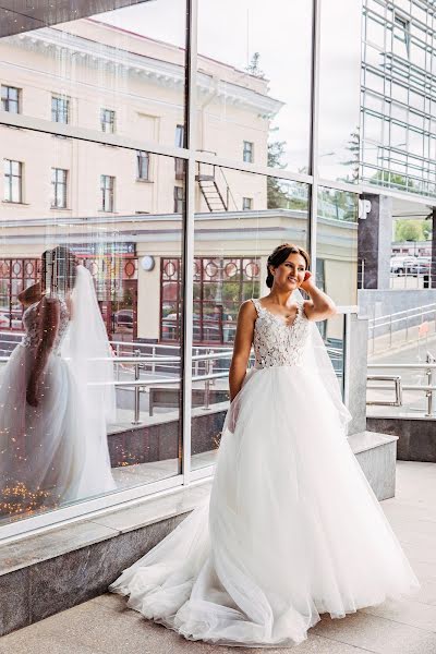 Wedding photographer Yuliya Spirova (spiro). Photo of 15 November 2021