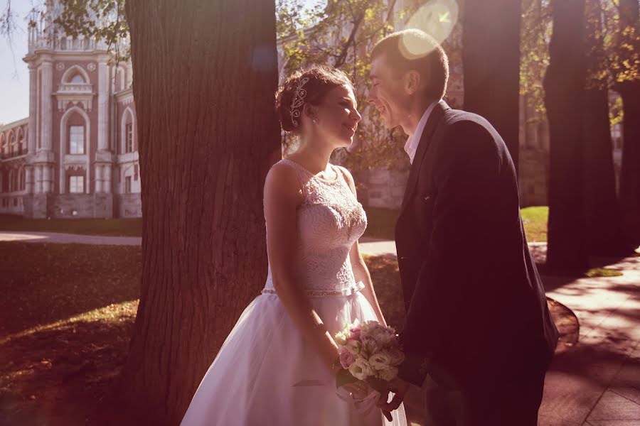 ช่างภาพงานแต่งงาน Yana Slavinskaya (sentyabryaka) ภาพเมื่อ 2 พฤศจิกายน 2015