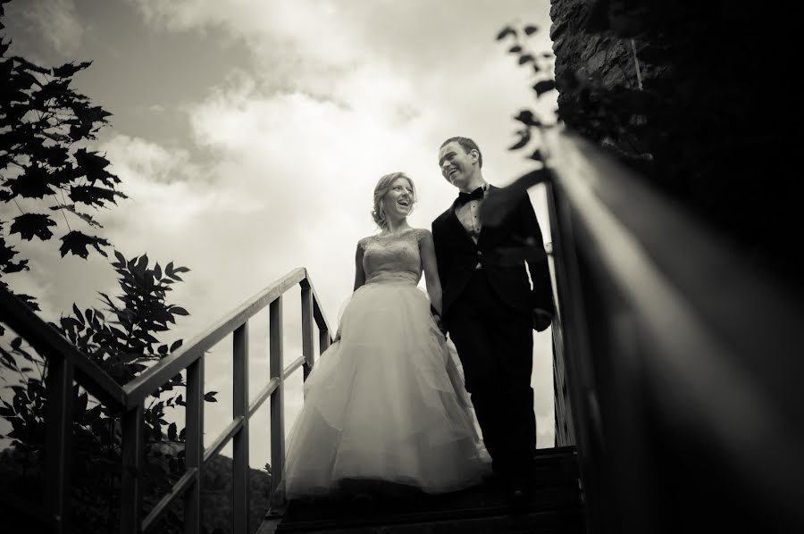 Wedding photographer Madalina Si Ciprian Ispas (fotoycafe). Photo of 25 August 2014