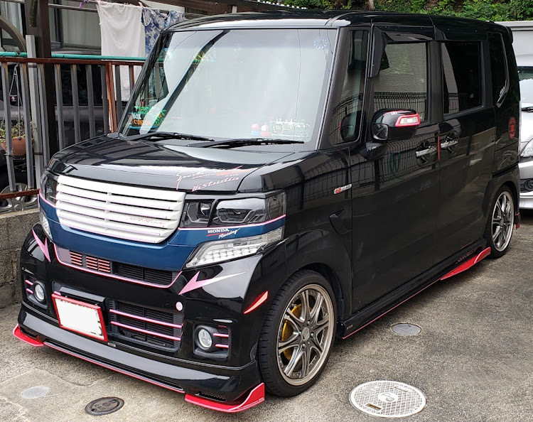 Nボックスカスタムのウインカーカバー塗装・ピンク増し・梅雨の晴れ間に関するカスタム事例の投稿画像4枚目