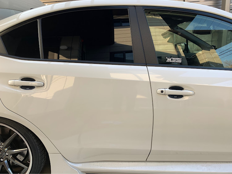 WRX STIのドアハンドル・カーボン・初弄りに関するカスタム事例の投稿画像2枚目