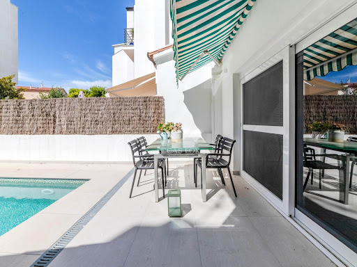 Villa avec piscine en bord de mer 5