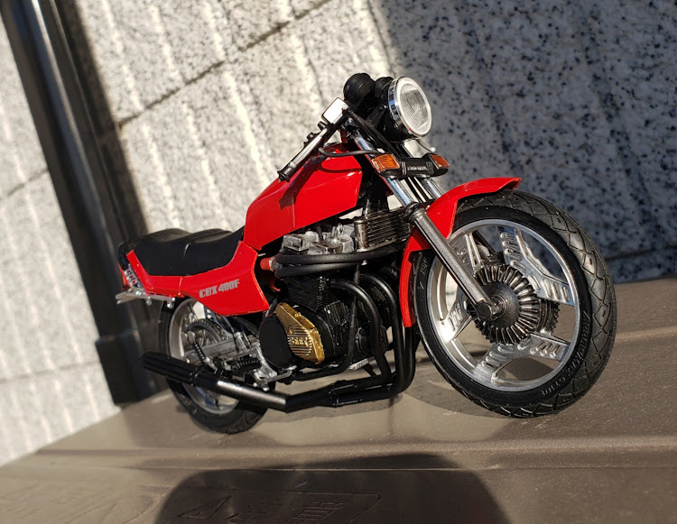 ★One君★さんが投稿したバイクプラモデル・CBX400F・大人シンプルスタイルに関するカスタム事例の投稿画像1枚目
