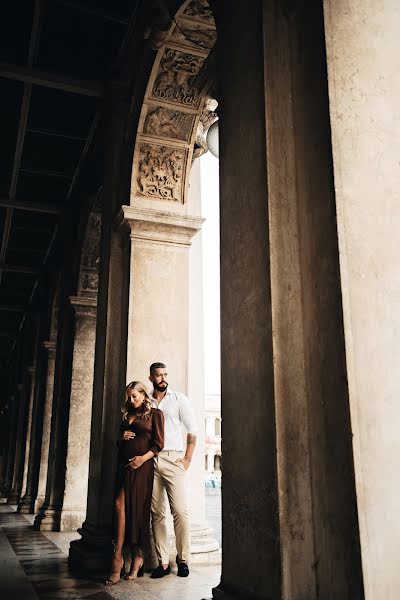 Fotógrafo de casamento Kseniya Dolzhenko (kseniadolzhenko). Foto de 19 de agosto 2019