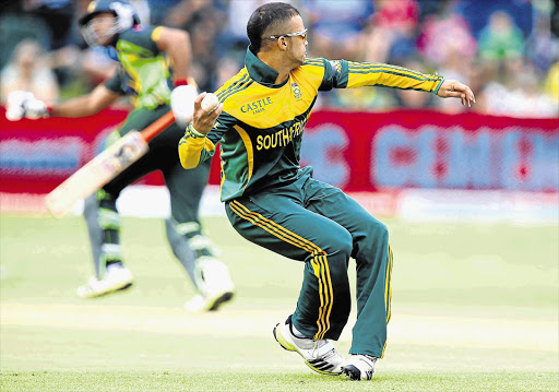 BACK TO YOUR CREASE: SA's JP Duminy in the field during yesterday's second one-day international match against Pakistan in Port Elizabeth Picture: