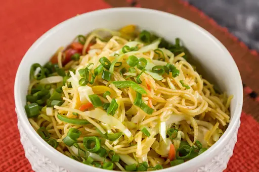 Egg Hakka Noodles