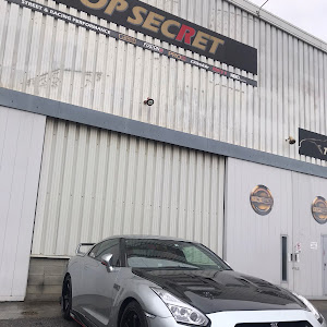 NISSAN GT-R