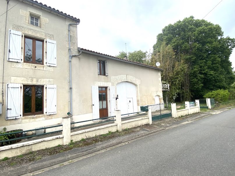 Vente maison 5 pièces 148 m² à Saint-Sornin (16220), 149 800 €