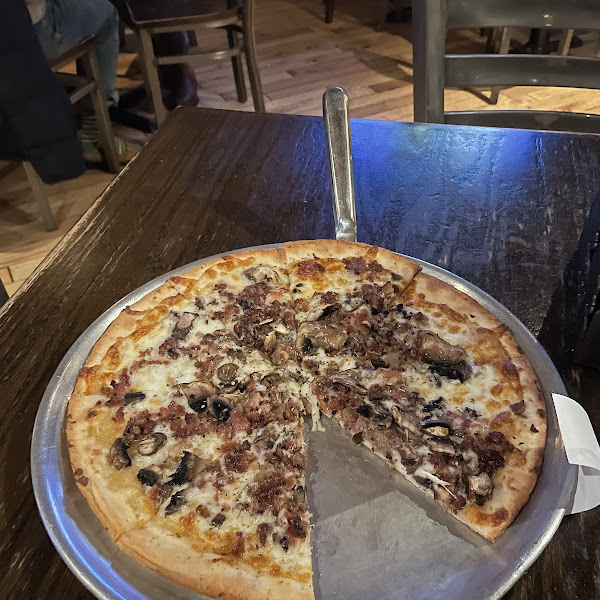 Garlic Bacon Mushroom Pizza