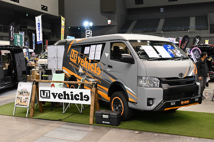 ハイエースバンのキャンピングカーショー・洒落屯車オフ会・ハイエースの旅・アップガレージ巡りに関するカスタム事例の投稿画像17枚目