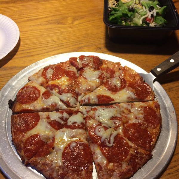 So tasty! medium GF pepperoni and cheese pizza, photo by Cg.