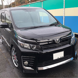 ヴォクシー ZRR85W