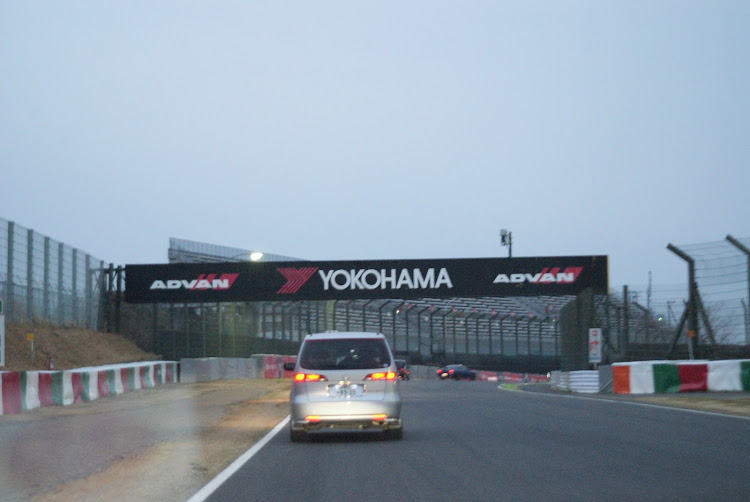 フォレスター 2.0XT EyeSightの鈴鹿サーキット・鈴鹿サーキットファン感謝デー・マイカーランに関するカスタム事例の投稿画像9枚目