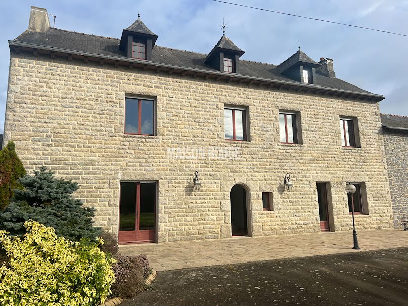 Vente maison 10 pièces 280 m² à La Baussaine (35190), 597 360 €