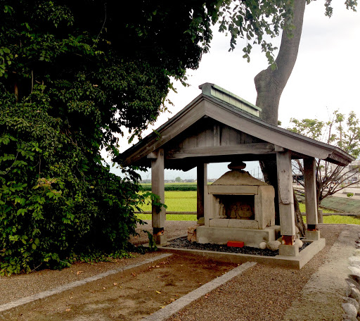 北野の石龕