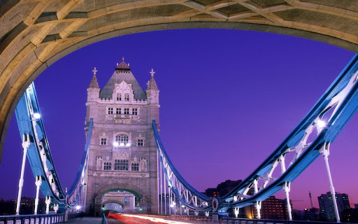 Captivating Twilight View of Tower Bridge in screenshot 2