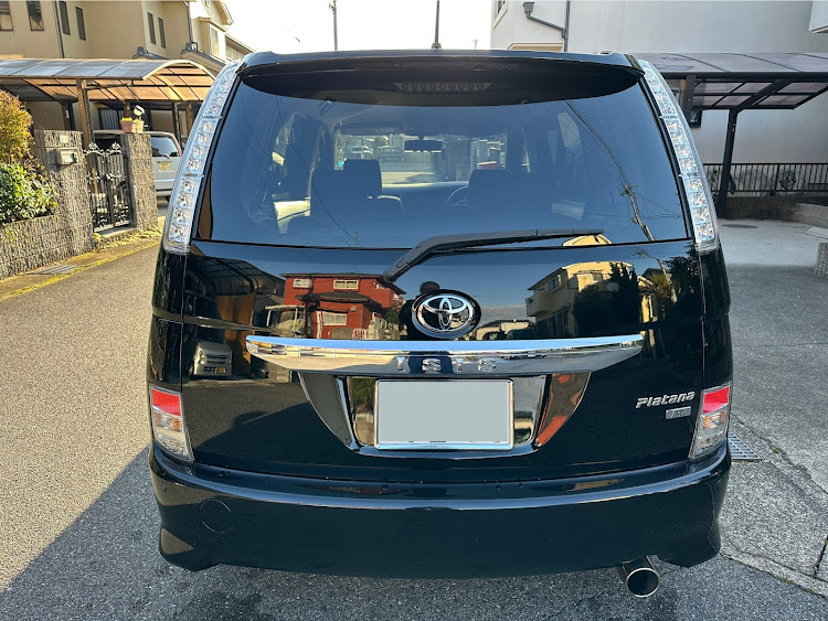アイシスの洗車・レンズ・うしろ姿に関するカスタム事例の投稿画像2枚目