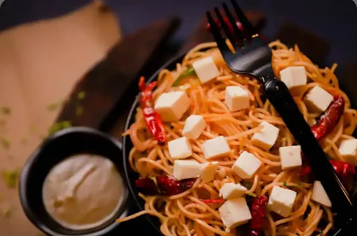 Paneer Chilli Garlic Noodles