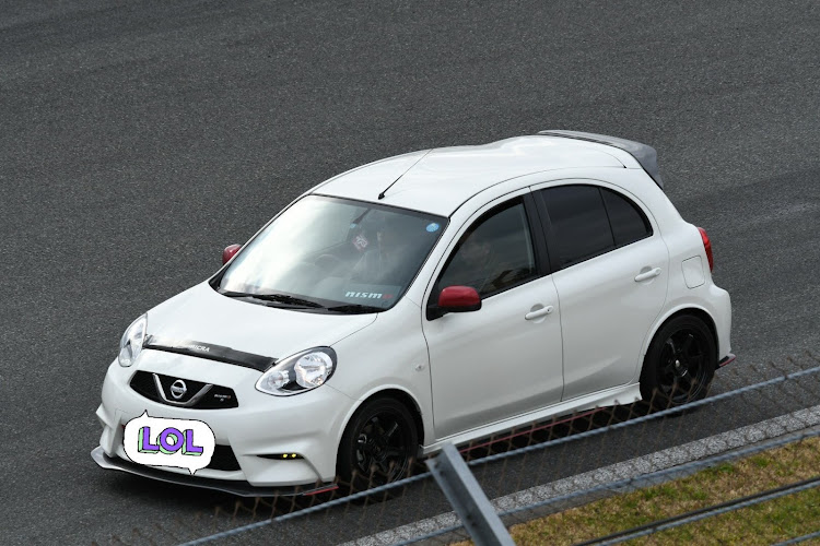 マーチのニスモフェスティバル・パレードラン・富士スピードウェイ・関東遠征・頑張れ日産に関するカスタム事例の投稿画像3枚目