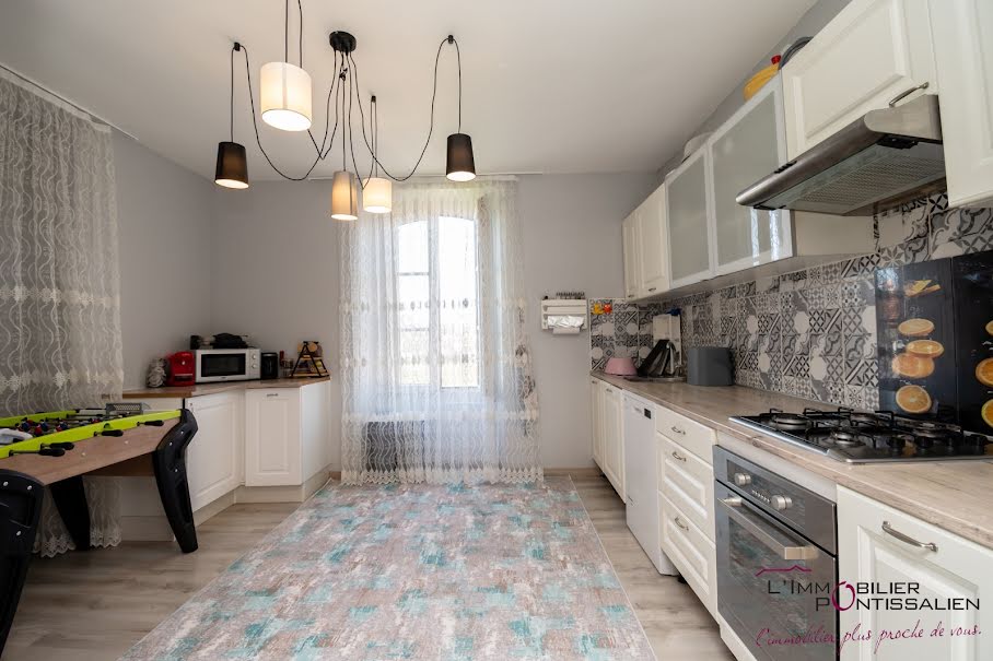 Vente appartement 5 pièces 151 m² à Pontarlier (25300), 280 000 €