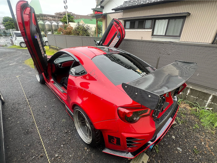 86のEat up⤴️・ロケットバニー86・やっぱりお尻は大事・シザースドア・ガルウイングに関するカスタム事例の投稿画像2枚目