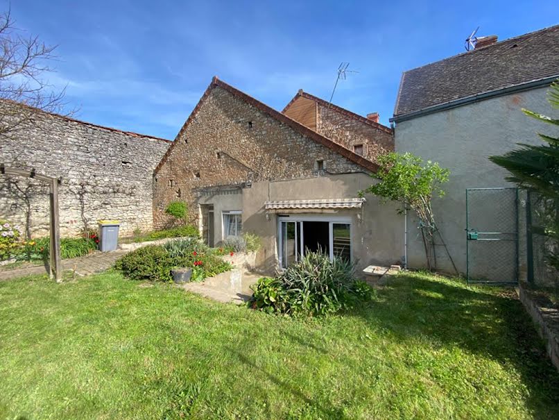 Vente maison 4 pièces 90 m² à Ebreuil (03450), 178 500 €