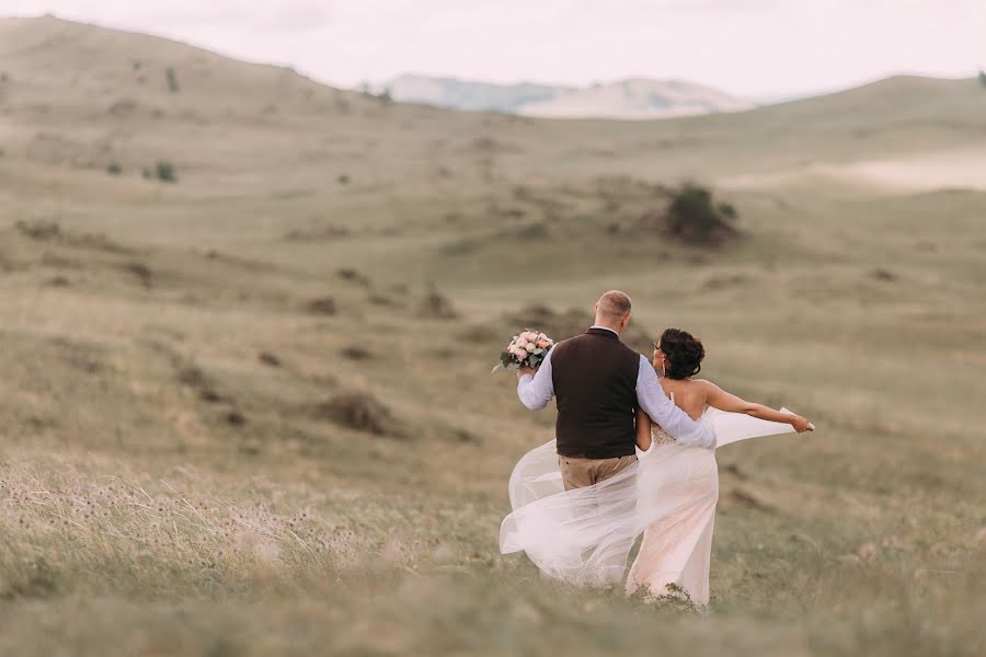 Wedding photographer Evgeniya Ivanova (ivanovamgn). Photo of 6 July 2018