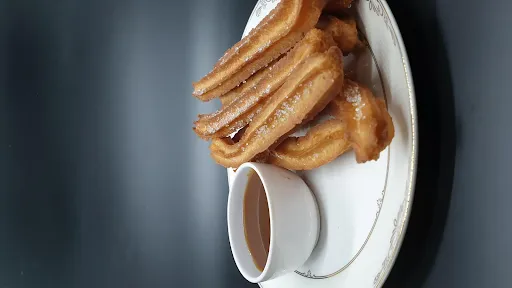 Classic Vanilla Churros 9 Pieces Of Chocolate Hazelnut Dip