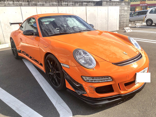 911 の当て逃げ 割れてるw 視線がソコに 駐車場の運転は慎重に ワイルドにみえなくもないに関するカスタム メンテナンスの投稿画像 車のカスタム情報はcartune