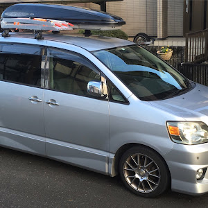 ノア AZR60G