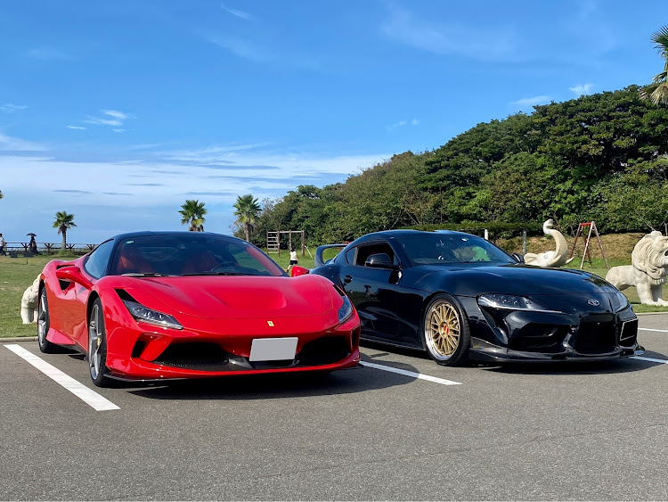 スープラの糸島・赤い跳ね馬・F8 TRIBUTO・最高のコラボに関するカスタム事例の投稿画像2枚目