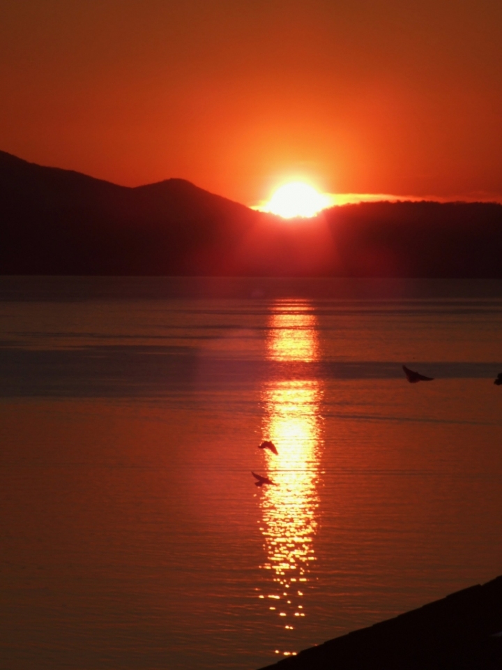 L'alba sul lago di ezio9577