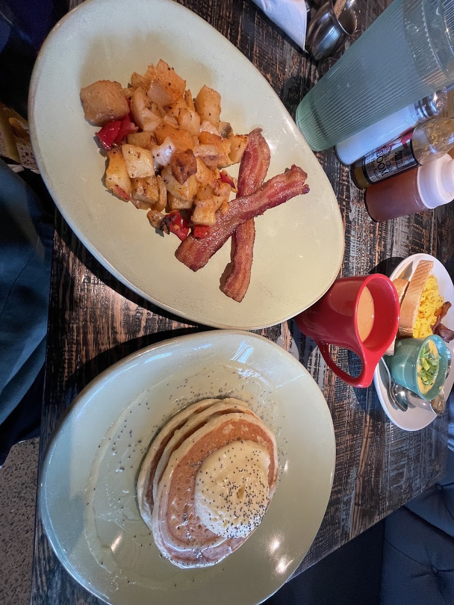 lemon poppyseed pancakes