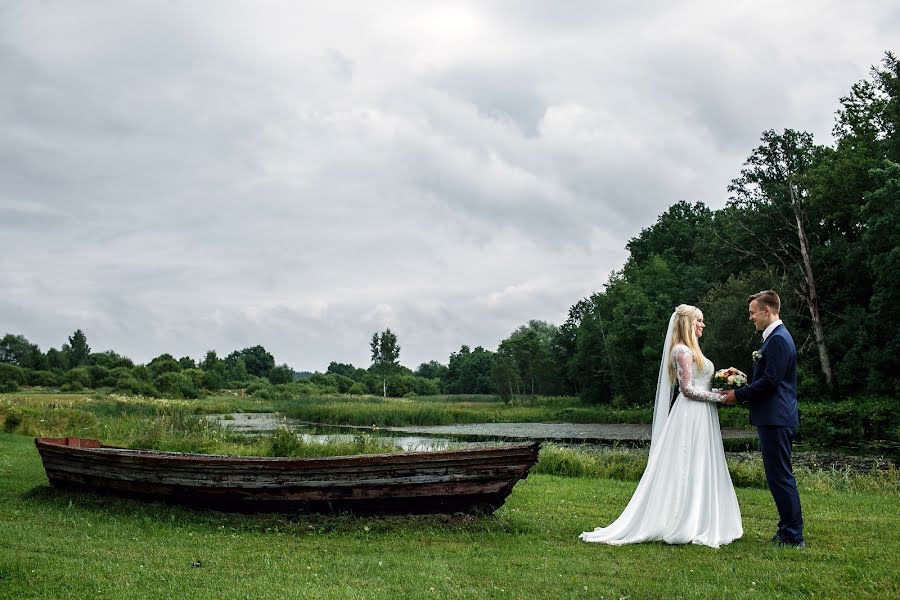 Fotógrafo de casamento Roberts Vidzidskis (rabarberts). Foto de 3 de março 2018