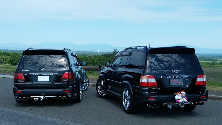 ランドクルーザー100の目指せPickUpCars・２台でピックアップある？・っつうか、コメントで駄目だろ・22インチと23インチキに関するカスタム事例の投稿画像2枚目