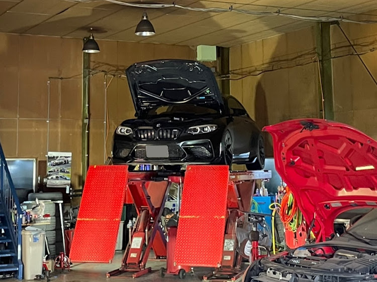M2 クーペのオイル交換・シートベルト欲しいネ・車両チェックランプ点灯・洗部(ALIVE)・CoCo壱に関するカスタム事例の投稿画像1枚目